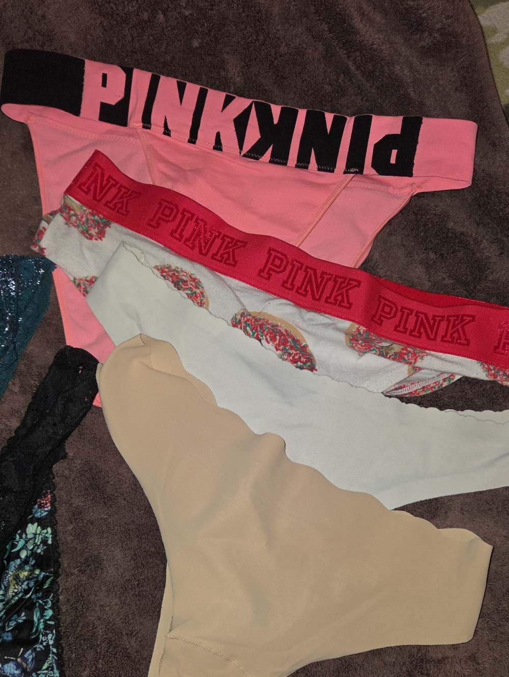 Lot Of 7 VS/Pink Sz M Thongs And Low Rise - Picture 3 of 14